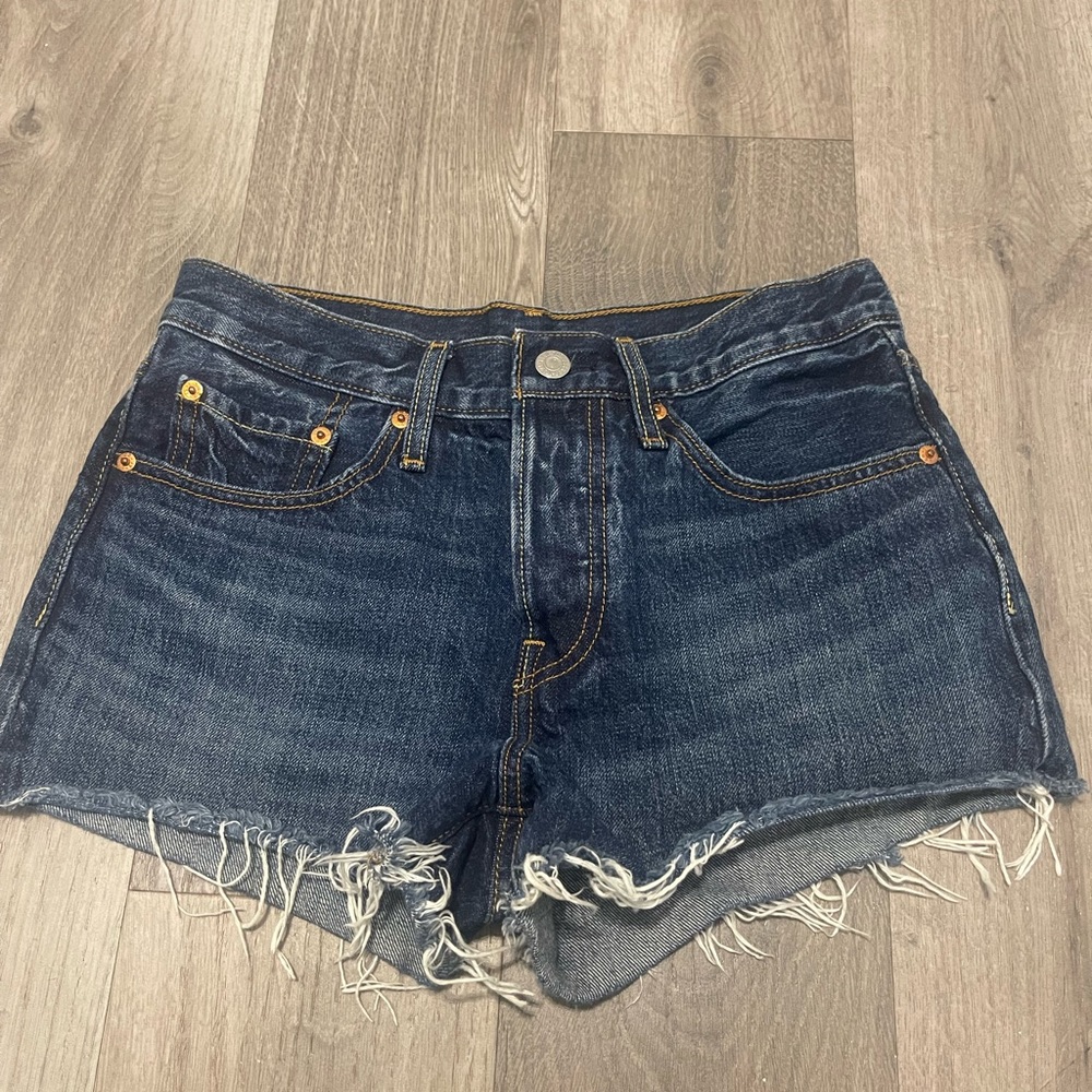 LEVIS dark denim high rise shorts size 26